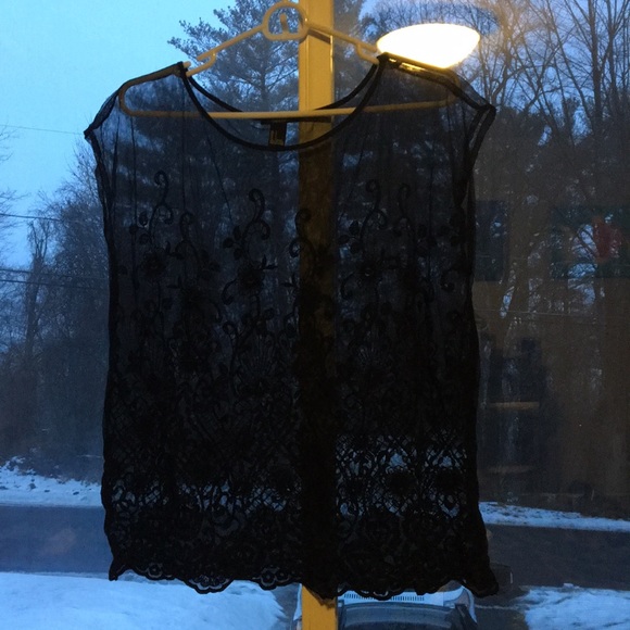 Forever 21 Tops - Beautiful mesh overshirt